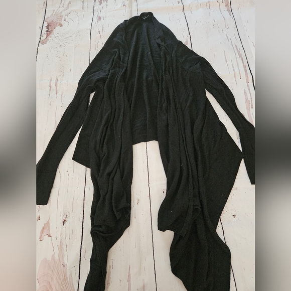 Guess by Marciano Women's Black Wrap Cardigan Sweater Size Medium - Picture 4 of 6